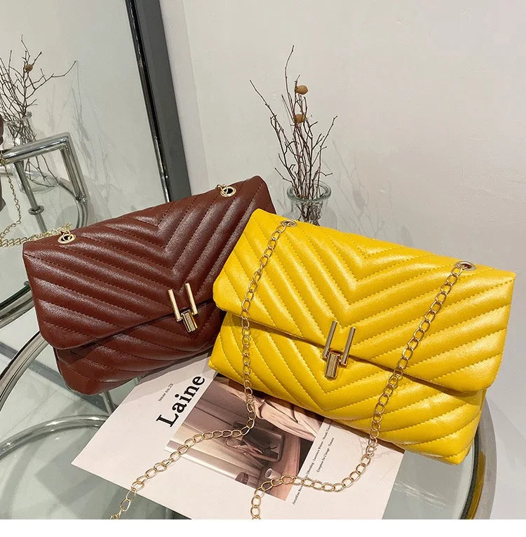 Luxury women's designer flap bag, large capacity leather handbag, single shoulder shopping bag, fashionable purse handbag