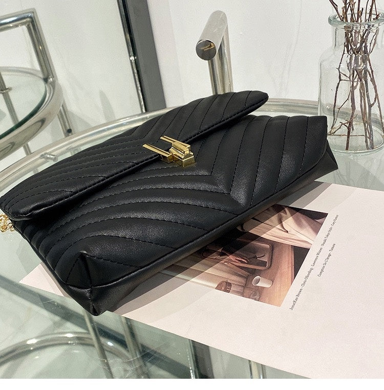 Luxury women's designer flap bag, large capacity leather handbag, single shoulder shopping bag, fashionable purse handbag