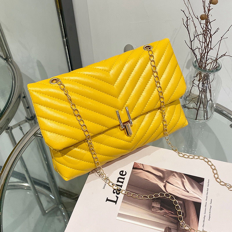 Luxury women's designer flap bag, large capacity leather handbag, single shoulder shopping bag, fashionable purse handbag
